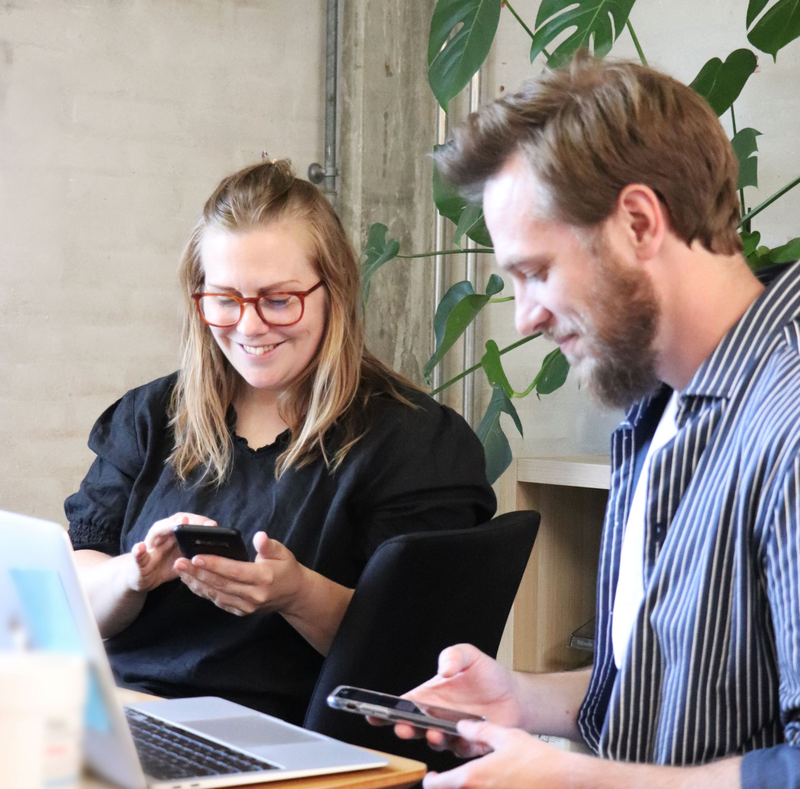 Gammelbys Web Co Working SoMe Phones LinkedIn 1600px